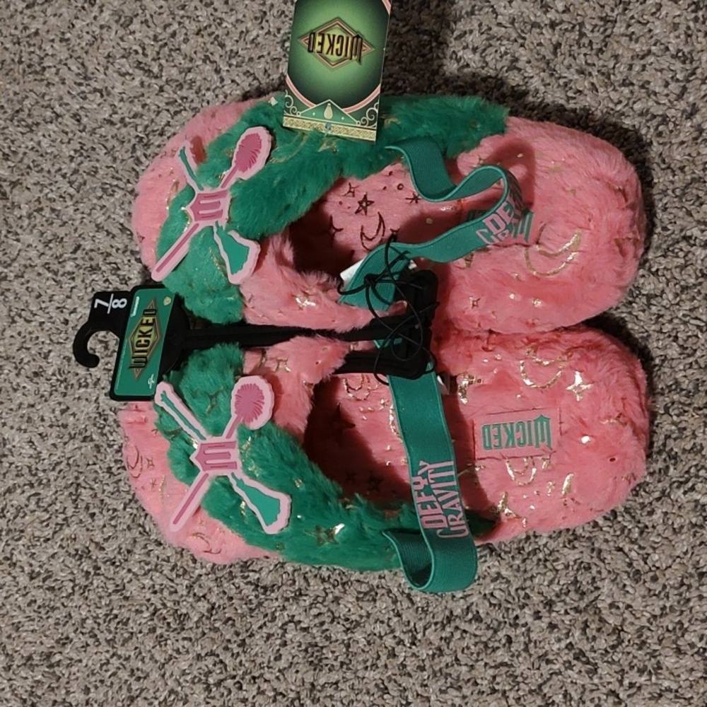 Wicked Plush Platform Women's Slippers 7/8